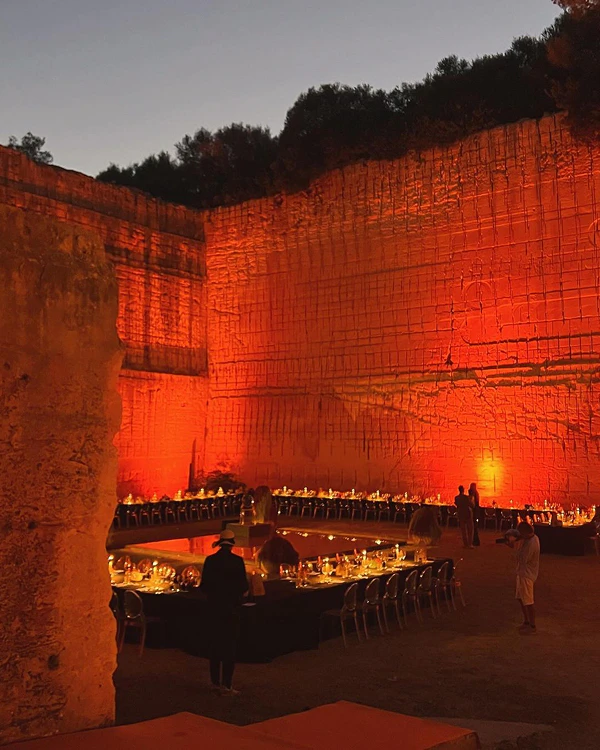 50 Bold & Breathtaking Maximalist Wedding Décor Ideas