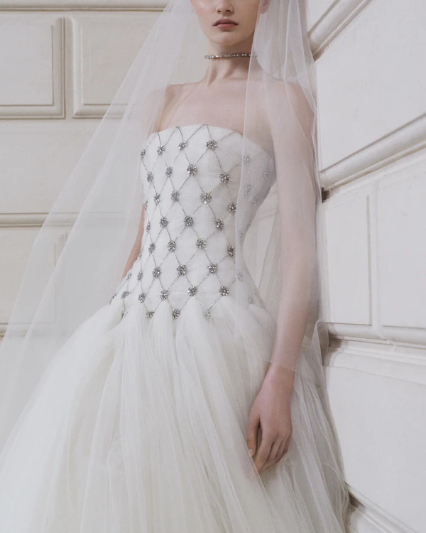 <a href="https://www.instagram.com/eliesaabbridal/">Elie Saab</a>