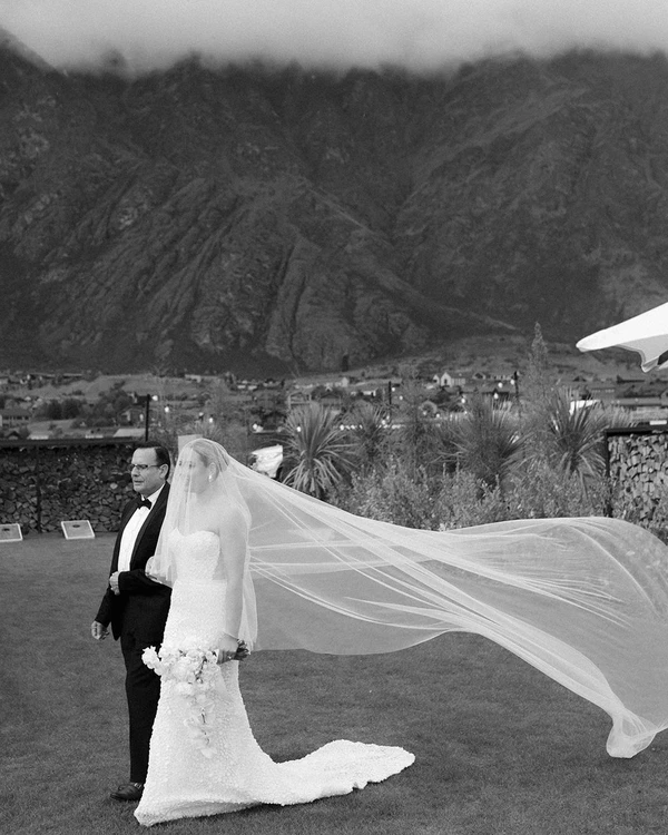 Should You Do First Look Photos?