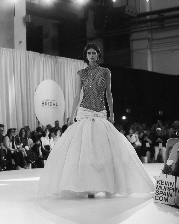 <a href="https://www.instagram.com/isabelsanchiscostura/">Isabel Sanchis</a>, Photography: <a href="https://www.instagram.com/tiposnet/">Tipos</a>
