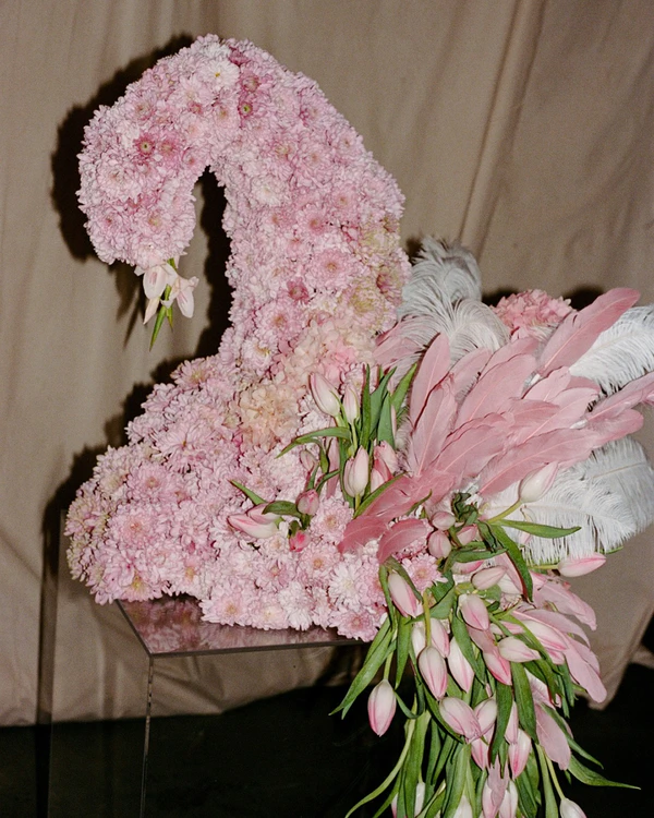 <a href="https://www.instagram.com/p/DQLs5RTDyiI/?img_index=1" target="_blank">Mrs Gibbons Florals, Photography: House of Lucie Love</a>