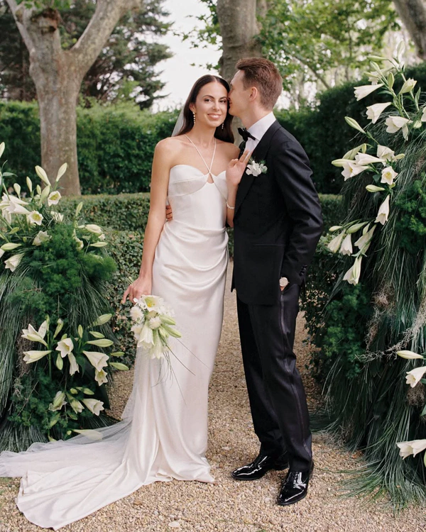 10 Expert Tips for Wedding Flowers That Feel Creative, Considered & Completely You