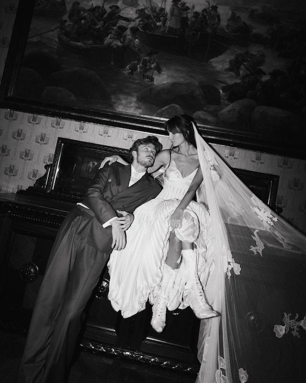 A Whimsical Forest Wedding at a Polish Palace — photo 1