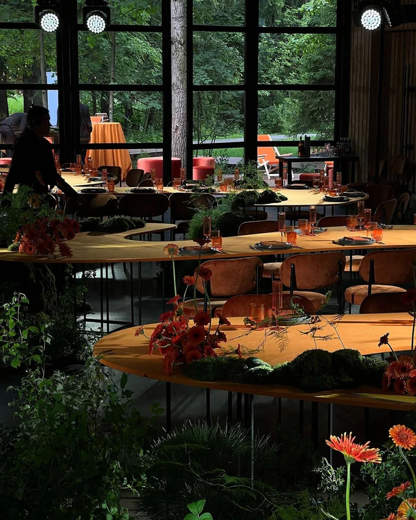 Trend: Curved Tablescapes
