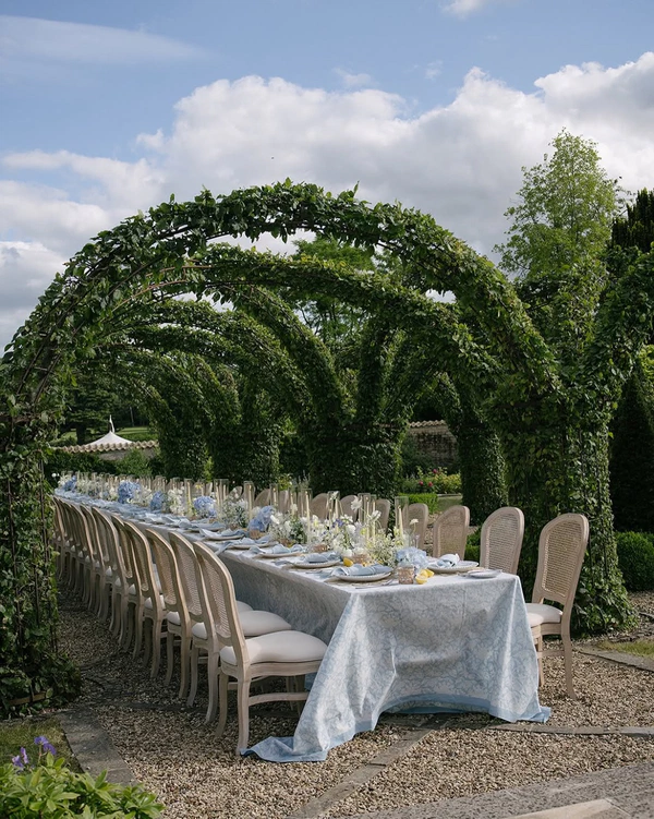 <a href="https://www.instagram.com/p/C9jhpwGM2Py/?img_index=2">Katrina Otter Weddings</a>, Photography: <a href="https://www.instagram.com/phoebepiperphoto/">Phoebe Piper</a>