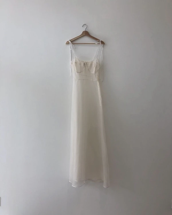 How to Choose a Wedding Dress: 5 Top Tips
