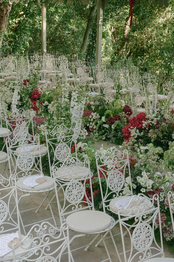 Vintage-Inspired Couture Takes Center Stage at This Chicly Curated Castle Wedding in Rome — photo 2
