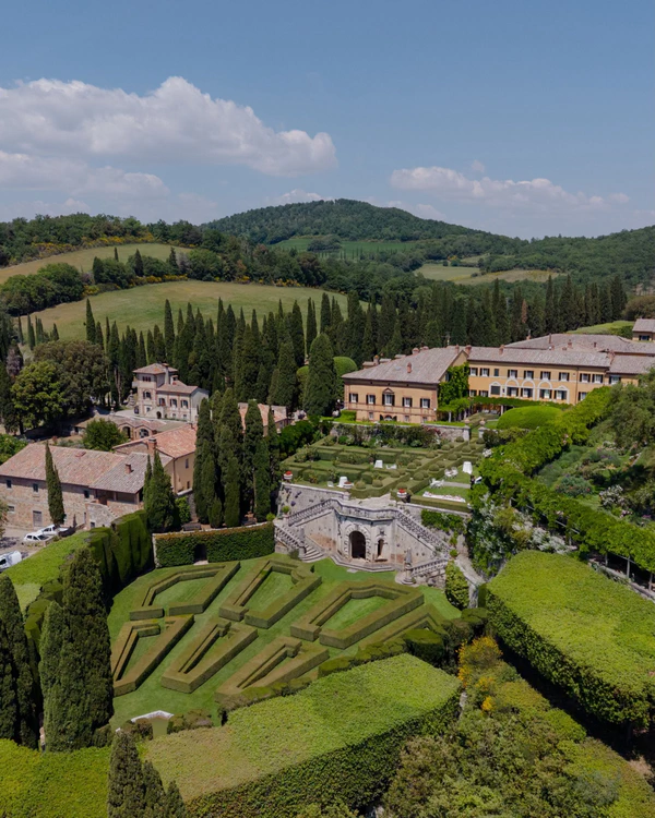 <a href="https://www.instagram.com/lafoce/">La Foce</a>, Photography: <a href="https://www.instagram.com/p/DbBSyknDVRN/?img_index=4">Elisabetta Riccio</a>
