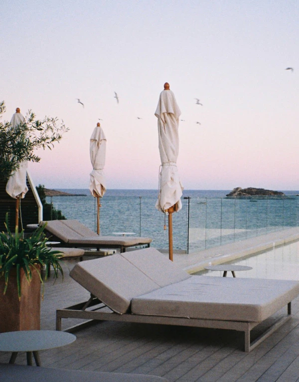 <a href="https://www.instagram.com/p/DU57mxrkTAM/?img_index=1">ME Ibizia</a>