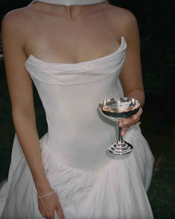 The White Swan — photo 1