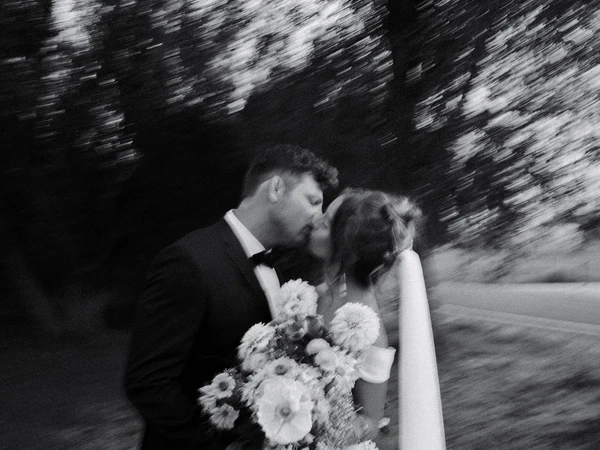 An Authentic Garden Wedding Editorial — photo 4