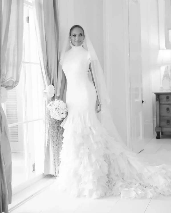 All the Details from Jennifer Lopez and Ben Affleck's Wedding — photo 1