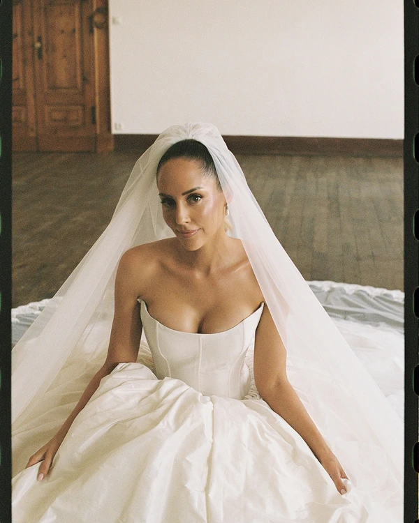 A Vintage-Infused Verona Wedding Dripping With Roses, Silk & Italian Romance
