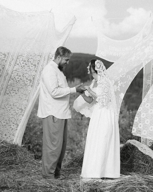 Planning a Wedding Without a Wedding Planner? Here's What to Consider First