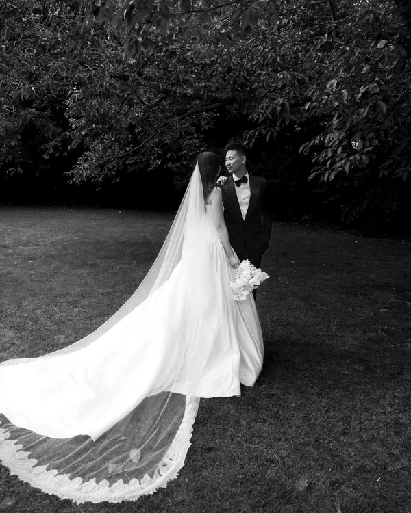 An Elegant Garden Wedding with a Traditional Korean Twist