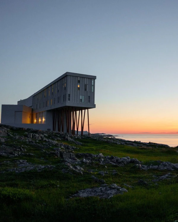 <a href="https://www.instagram.com/p/DdlvX7bDYYb/">Fogo Island Inn</a>