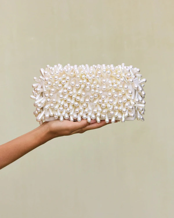 30 Stunning Bridal Clutches for Your Wedding Day Style