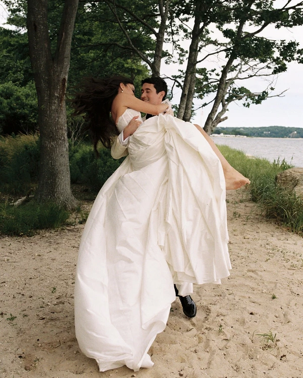 A Stylish Vintage Wedding on Long Island’s North Fork — photo 1