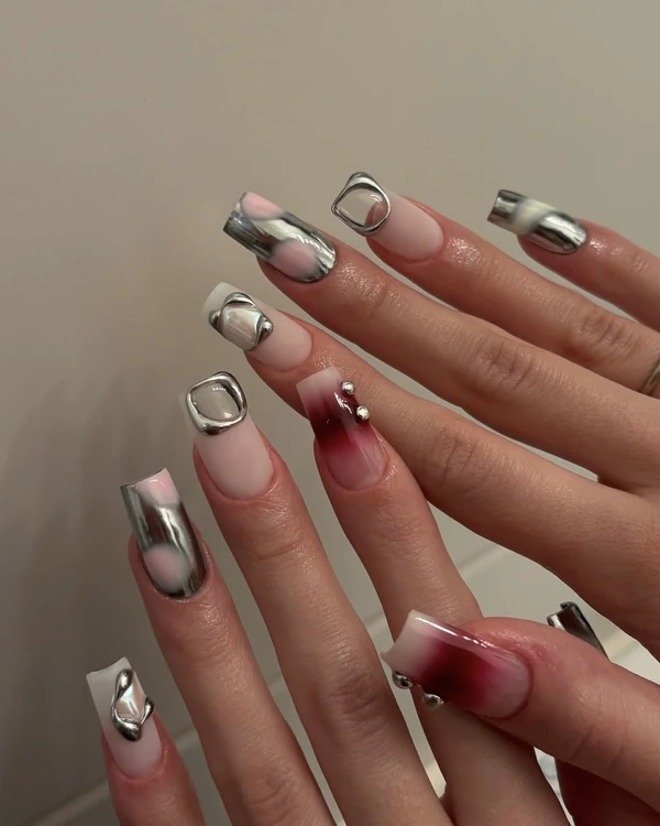 30 Chic Valentine's Day Nail Ideas