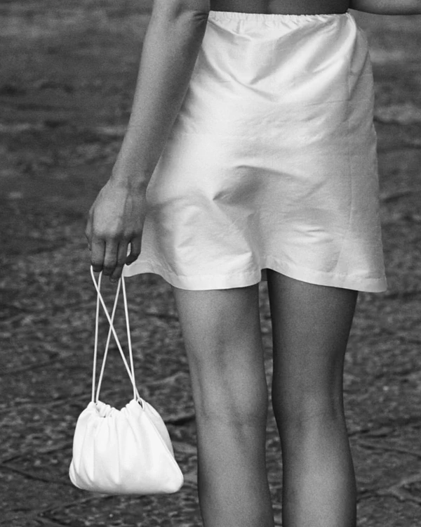 30 Chic Pouches for the Fashion Bride