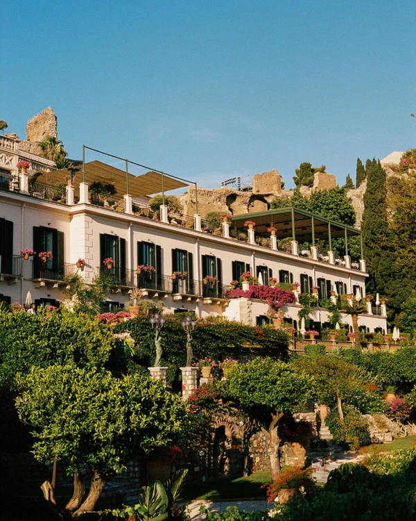 <a href="https://www.instagram.com/p/DcQ64JfCNnk/?img_index=1">Grand Hotel Timeo</a>