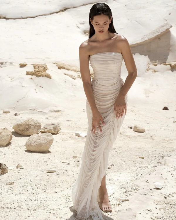 Best Wedding Dress Styles for Hourglass Body