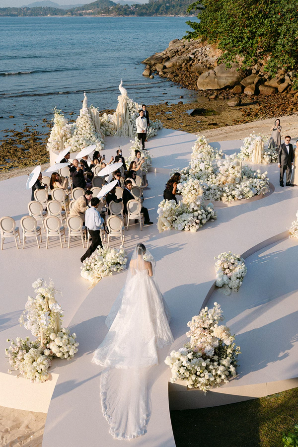 A Sculptural Floral Fantasy at This Intimate Black-Tie Wedding in Phuket
