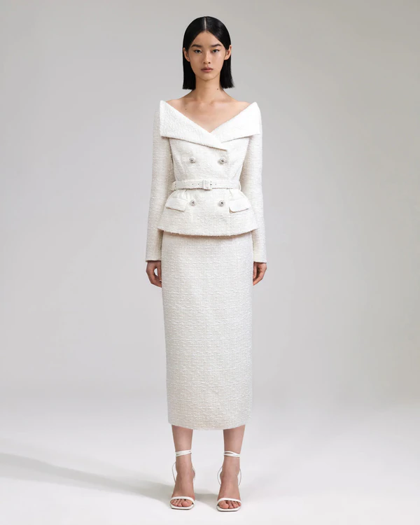 14 Stunning Dresses to Inspire Winter Brides