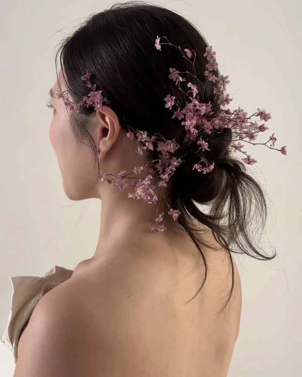 20 It-Girl Bridal Hair Accessories Beyond the Veil — photo 1