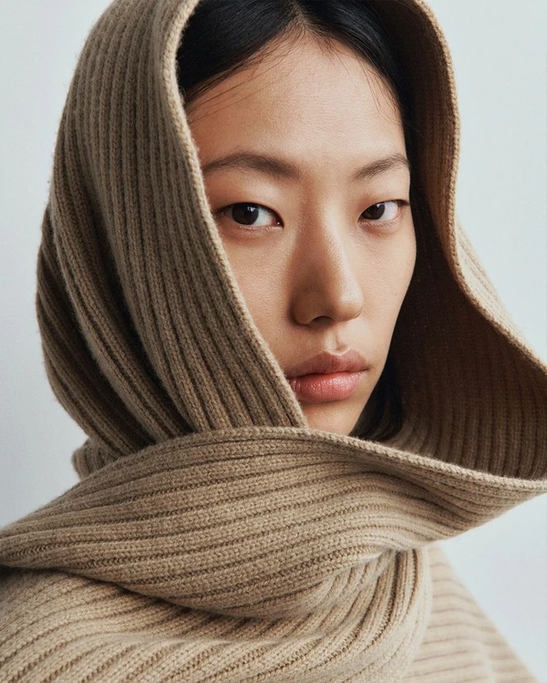 10 Scarves to Stay Cozy this Fall