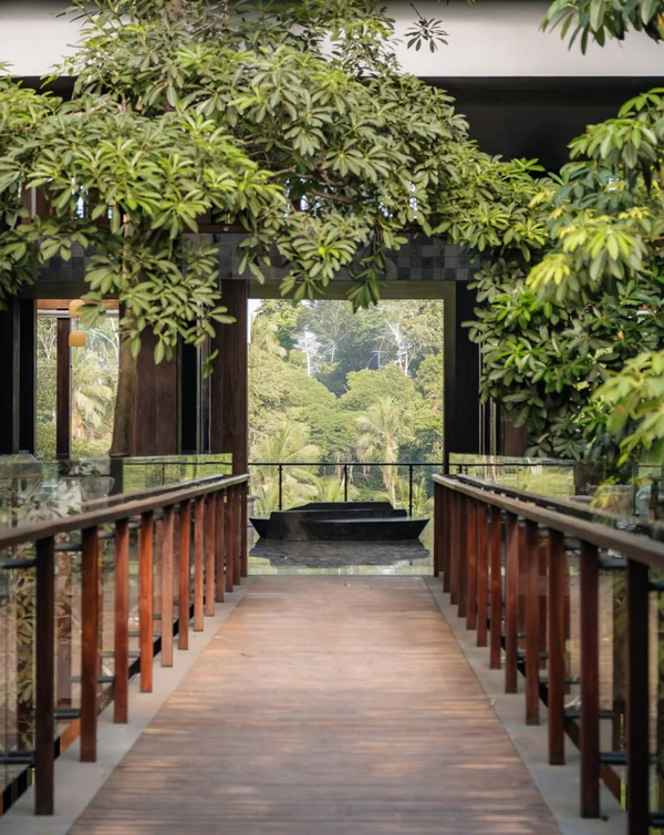 <a href="https://www.instagram.com/p/DdQcBNzxPcm/">Kimpton Suntaya Bali Ubud</a>