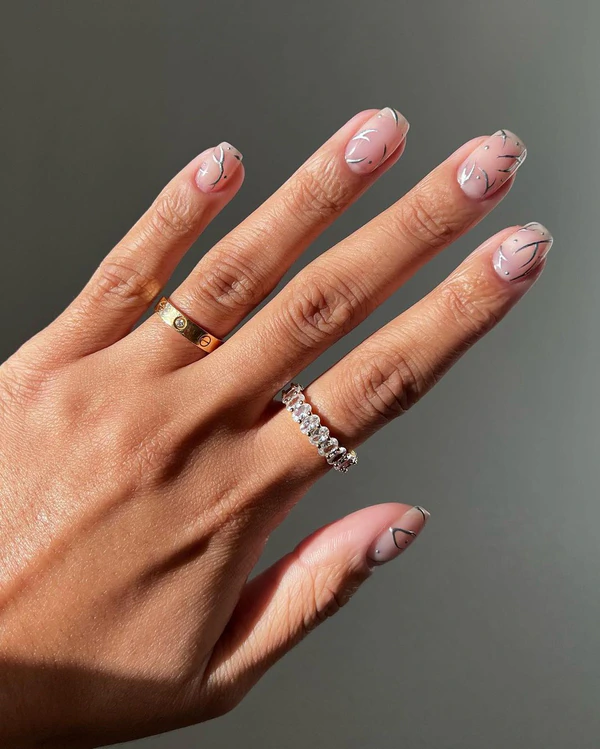 26 Minimalist Nail Design Ideas