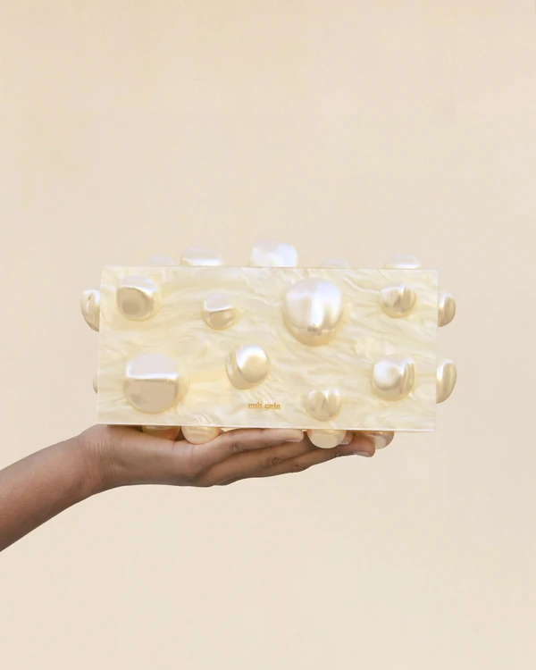 30 Stunning Bridal Clutches for Your Wedding Day Style