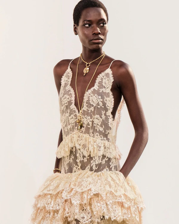 <a href="https://www.instagram.com/p/DQy2SMjDV_H/?hl=en&img_index=2"> Chloé </a>