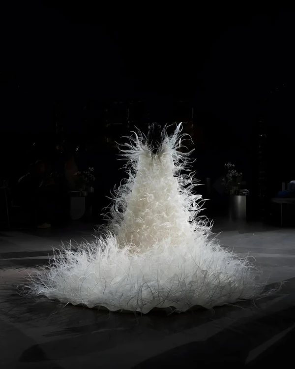 <a href="https://www.instagram.com/p/DRugo7HCA6w/?img_index=1">Stéphane Rolland</a>, Photography: <a href="https://www.instagram.com/qstudiokw/">The Q Studio by Reza Qaed</a>