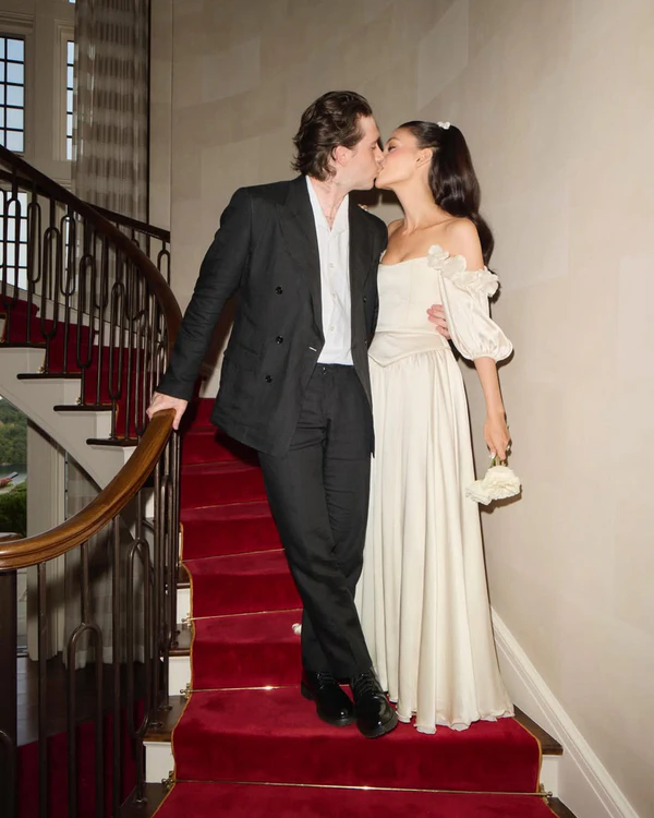 Inside Brooklyn and Nicola Peltz-Beckham’s Romantic Vow Renewal — photo 2