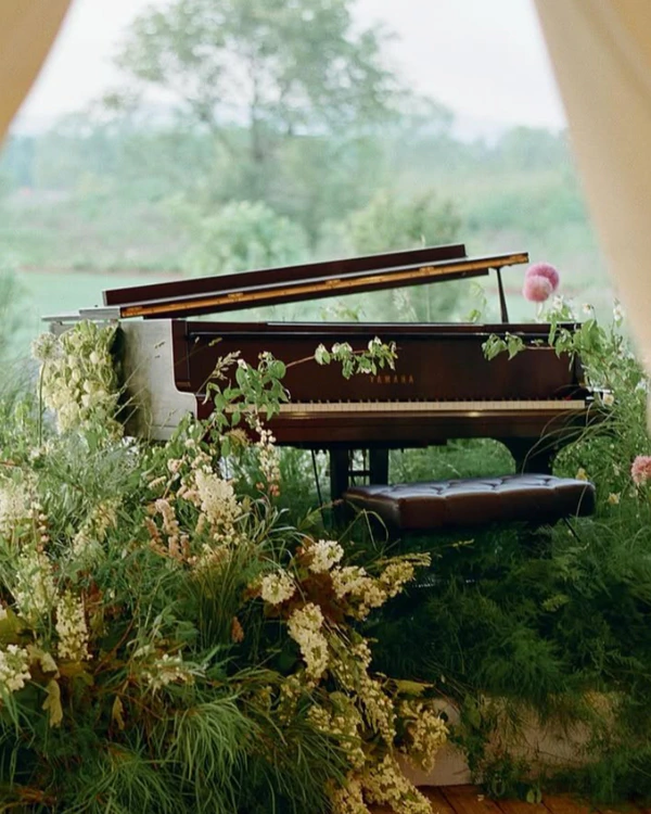 The Wedding Band Guide: 18 Live Music Styles to Set the Tone for Your Big Day