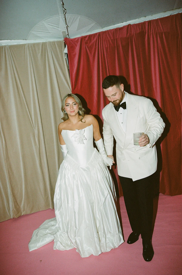 A Vibrant & Artistic Pink-Drenched Wedding in the Australian Countryside — photo 1