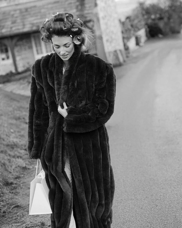 Photography: <a href="https://www.instagram.com/p/DVoUnNFjWoN/?img_index=1">Katerina Fedora</a>