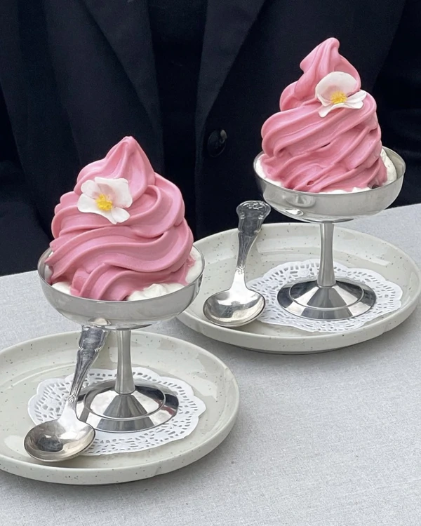 Pink Wedding Cakes & Desserts