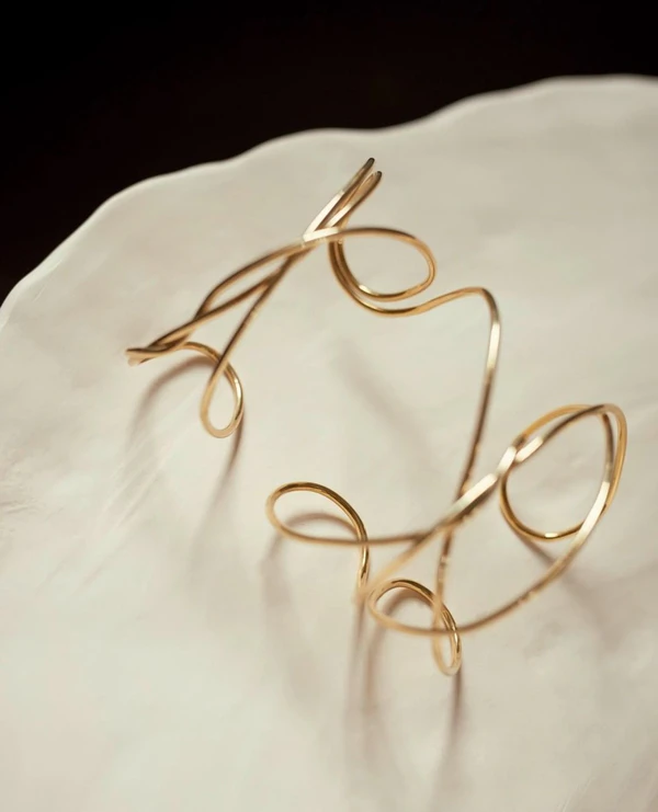 Stunning Bracelets to Complement a Bride's Look — photo 2