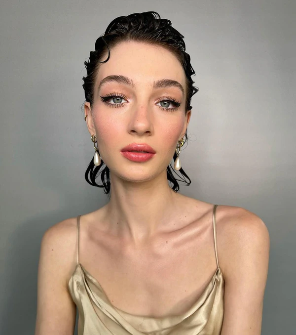 Trendy Wedding Hairstyles for Short Hair