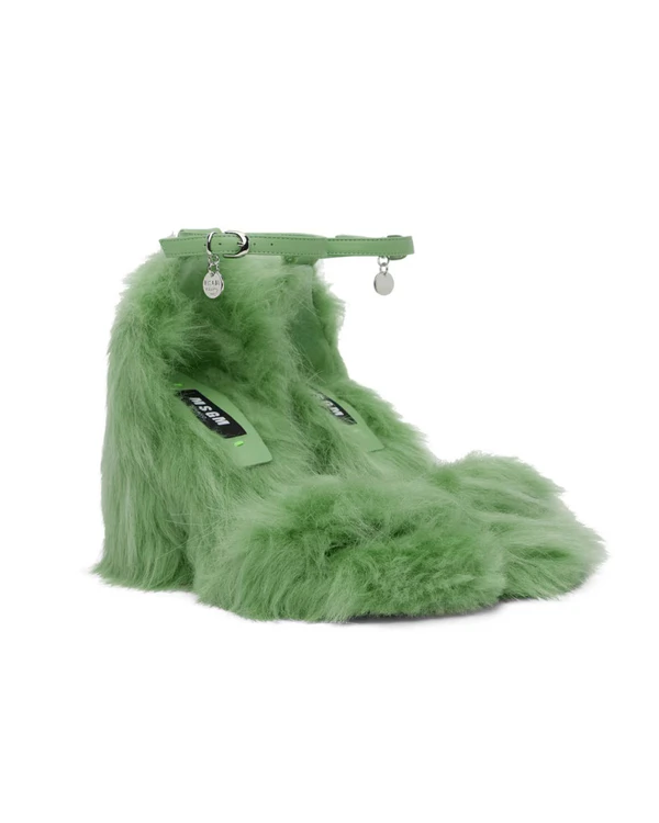 Fluffy Shoes for a Winter Wedding
