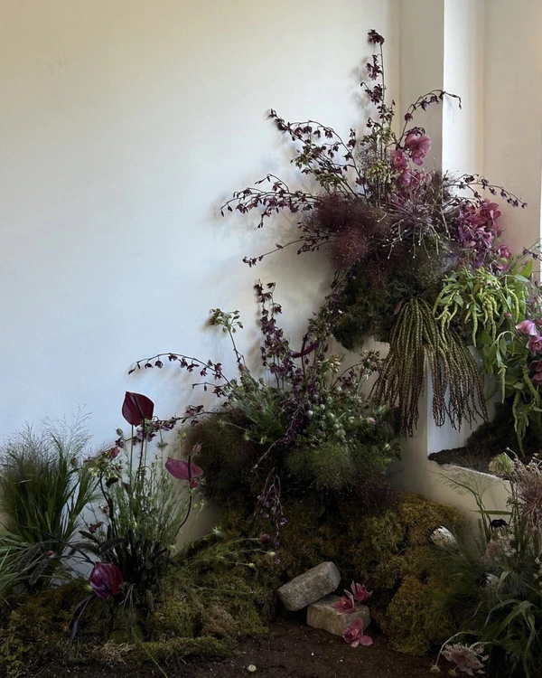 Trend: Overgrown Foliage Installations
