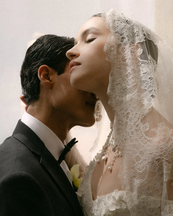Photography: <a href="https://www.instagram.com/p/DQVUGVDDJOY/?img_index=1">Elías Barajas Photo</a>