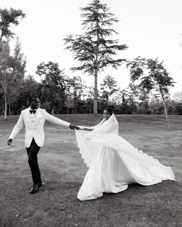 10 Photographer-Backed Wedding Portrait Pose Ideas to Save to Your Mood Board