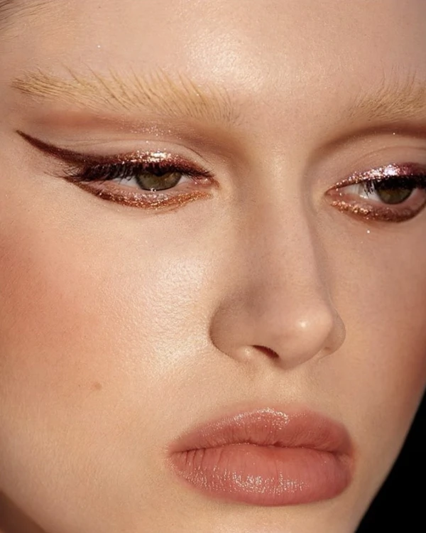 Makeup Trend: Statement Colorful Eyeliner
