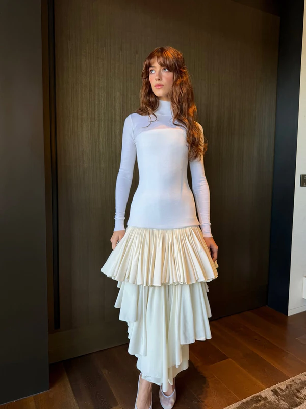 <a href="https://www.instagram.com/maisonalaia/">Alaïa</a>, Content:&nbsp;<a href="https://www.instagram.com/p/Dd7e0fpCru6/?img_index=1">Dani Michelle</a>