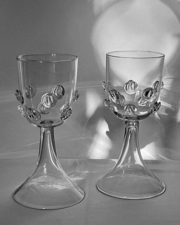 20 Artisanal Glassware Ideas to Inspire Your Tablescape