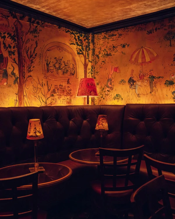 <a href="https://www.instagram.com/rosewoodthecarlyle/p/DWT26ORkSjS/?img_index=2">The Carlyle</a>